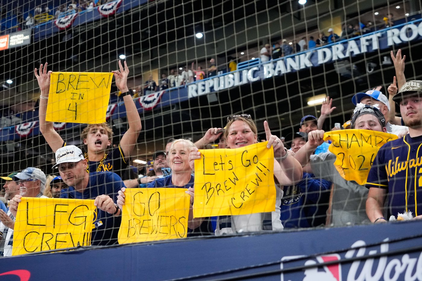Brewers fans flock to the Trop, eager to celebrate the franchise's ...