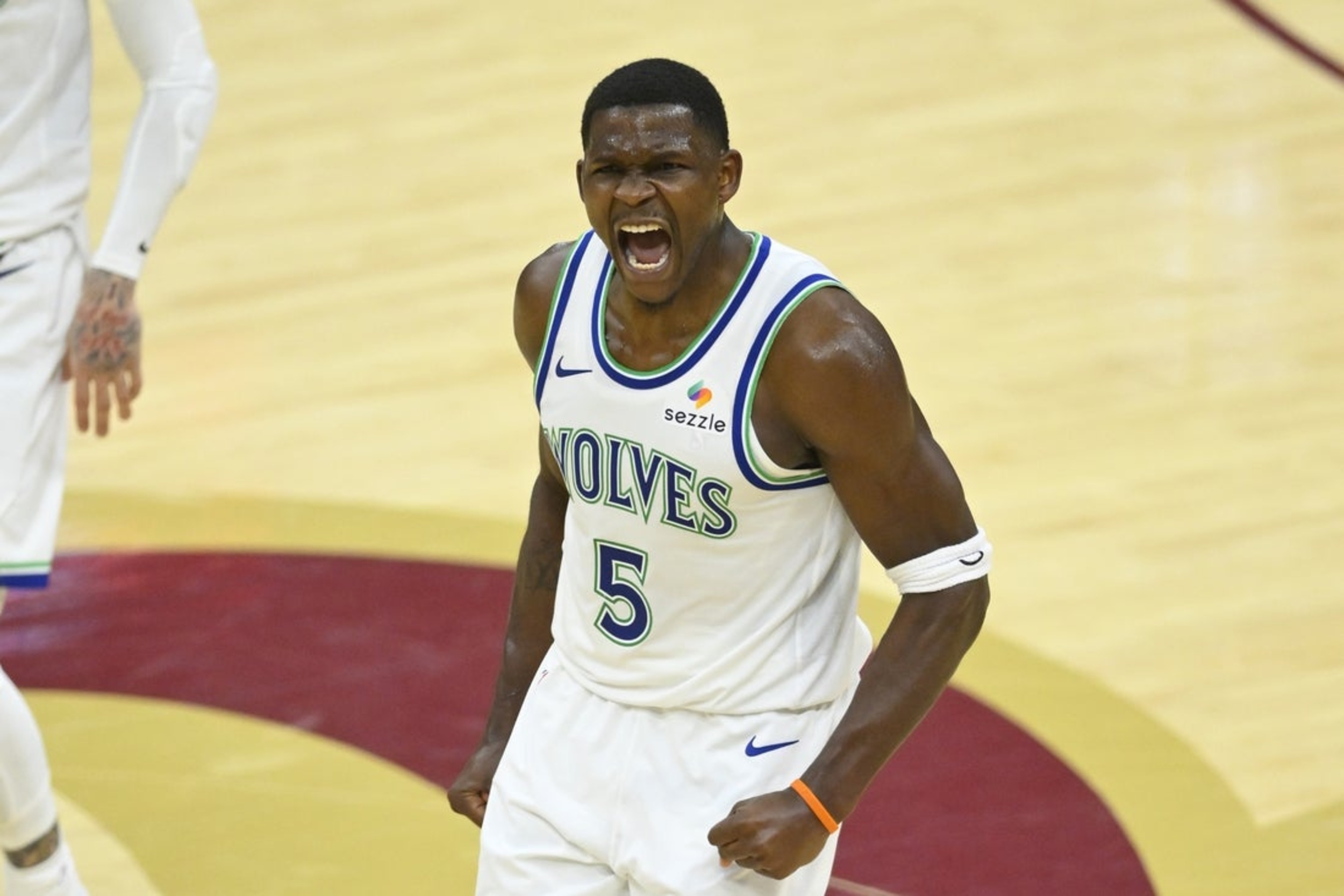 Wolves prez: Anthony Edwards will be 'good as new' after knee procedure