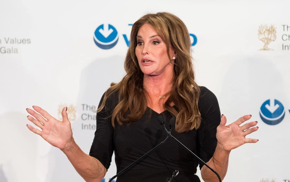 Viral Caitlyn Jenner detransition claim proven false