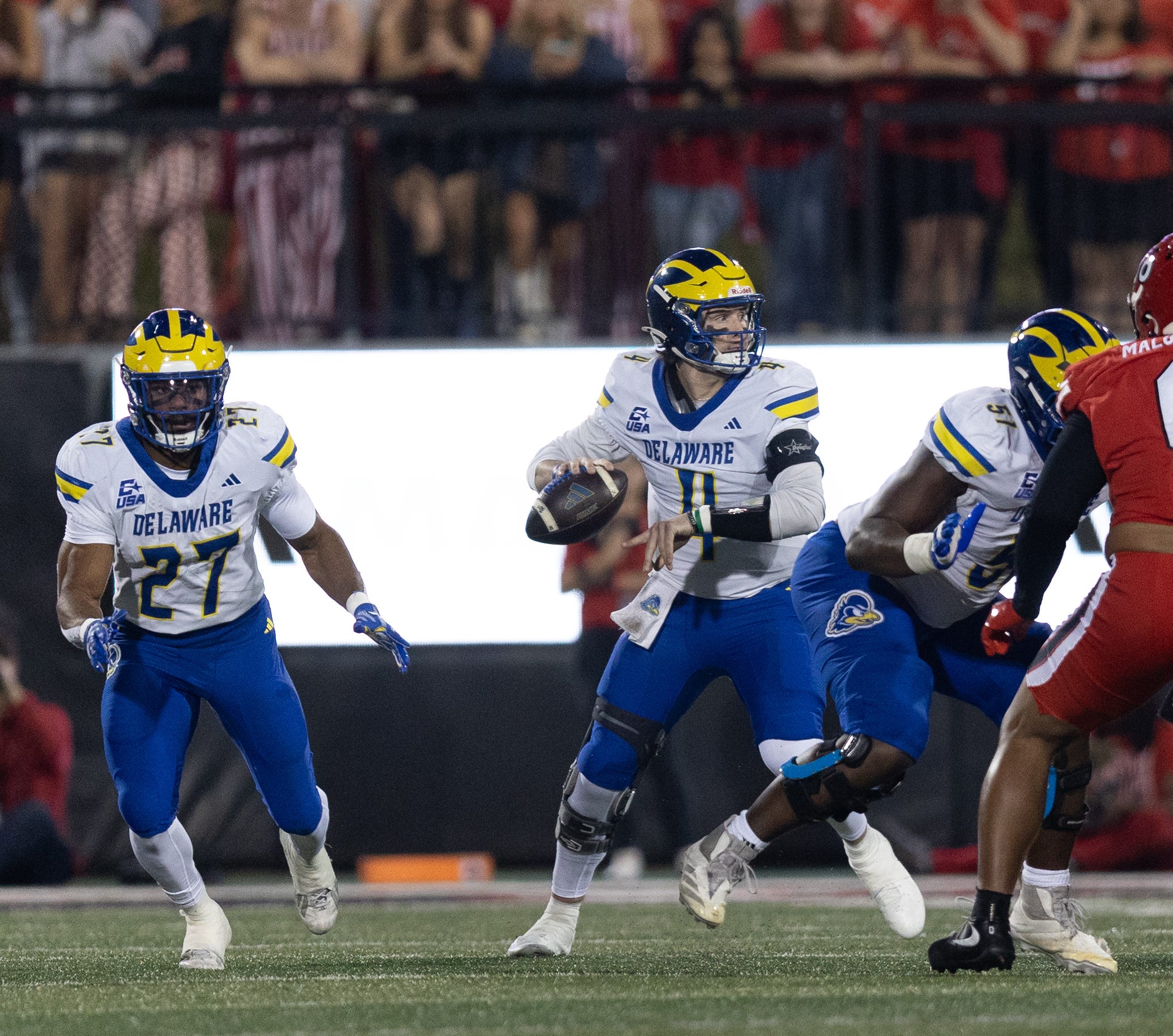 QB Nick Minicucci sparks Delaware to CUSA win at Western Kentucky