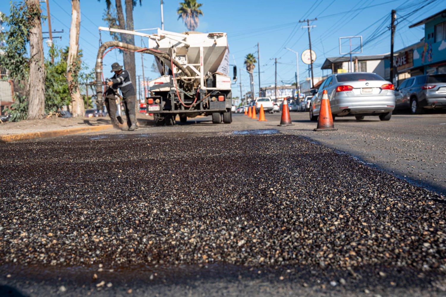 Alcalde supervisa trabajos del programa Tijuana sin baches en bulevar ...
