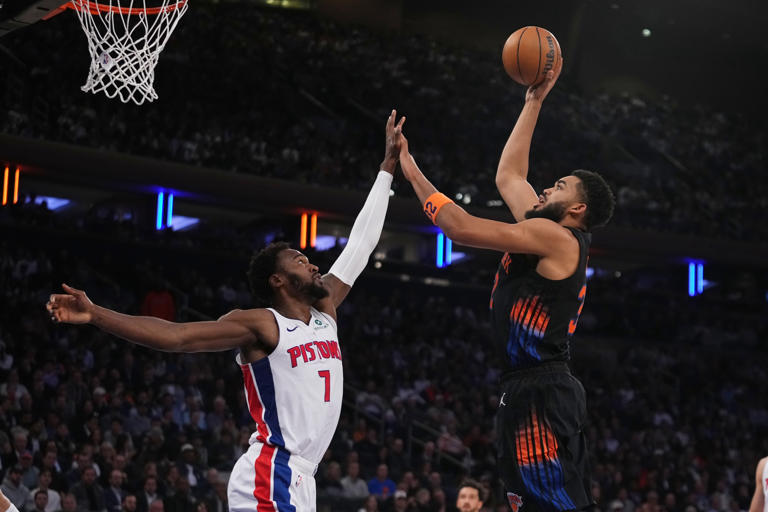 NBA: Knicks get first win at expense of Pistons