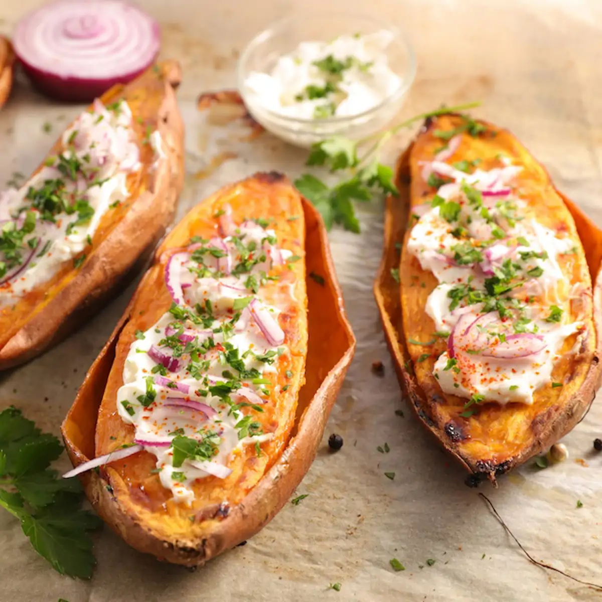 Boniato al horno relleno de queso crema
