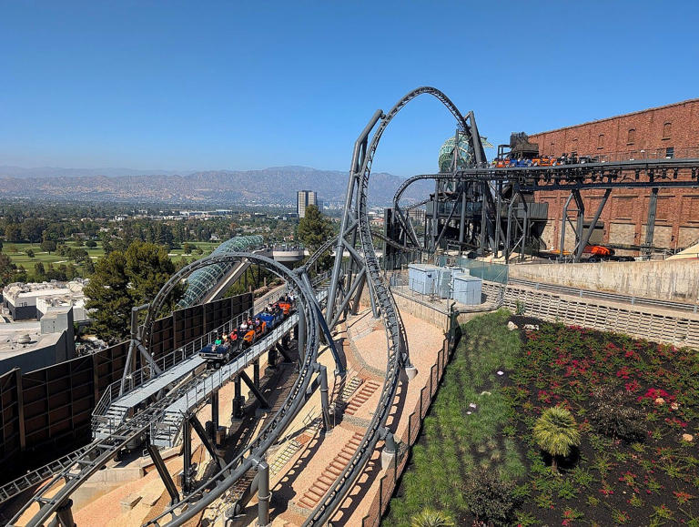 Universal Studios Hollywood attendance drops 8% in new TEA report
