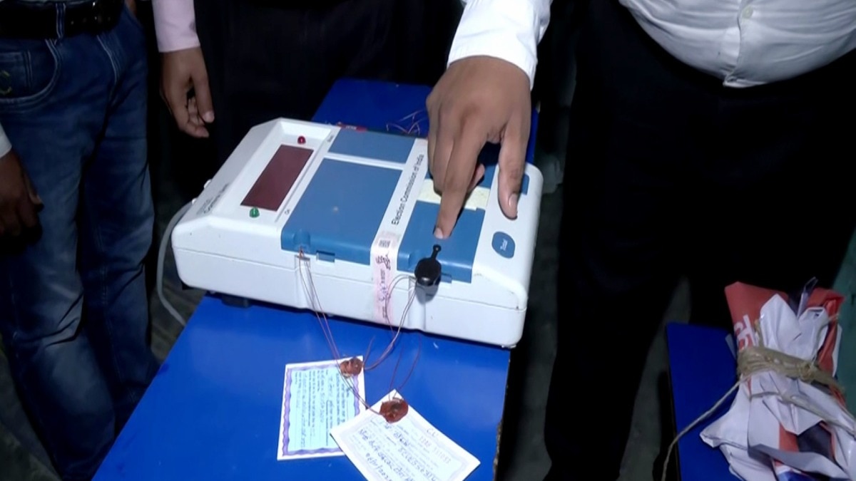 Rajasthan panchayat polls: EVM glitches delay polling at some booths in ...