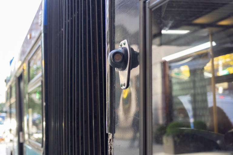 Crash-detecting system rolling out on more city buses navigating ...