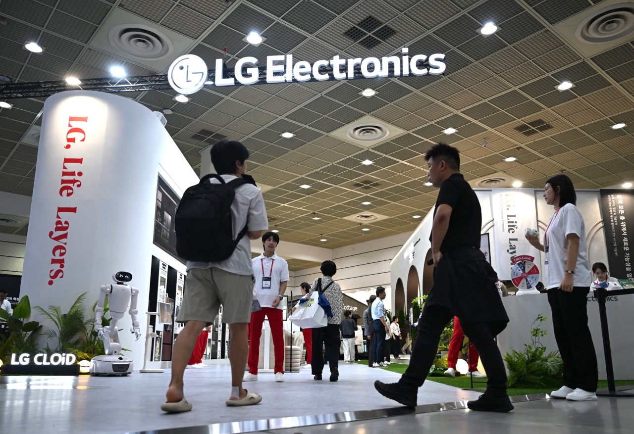 LG Electronics quarterly net profit jumps, topping views