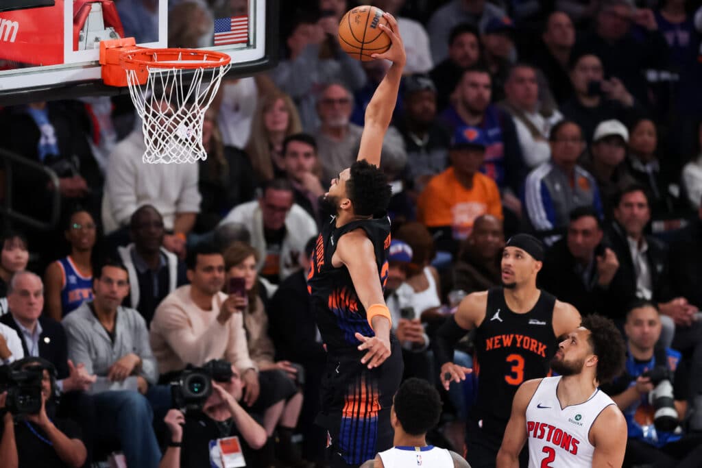 NBA: Reigning champ Knicks earn first win against Pistons