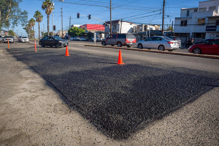 Alcalde supervisa trabajos del programa Tijuana sin baches en bulevar ...