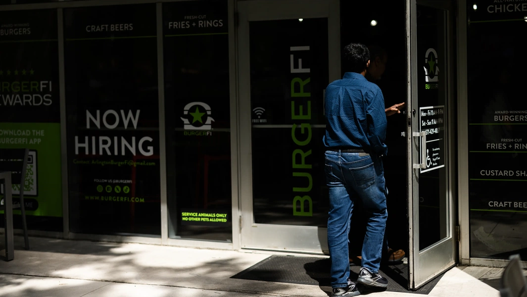 7 restaurant chains struggling to survive