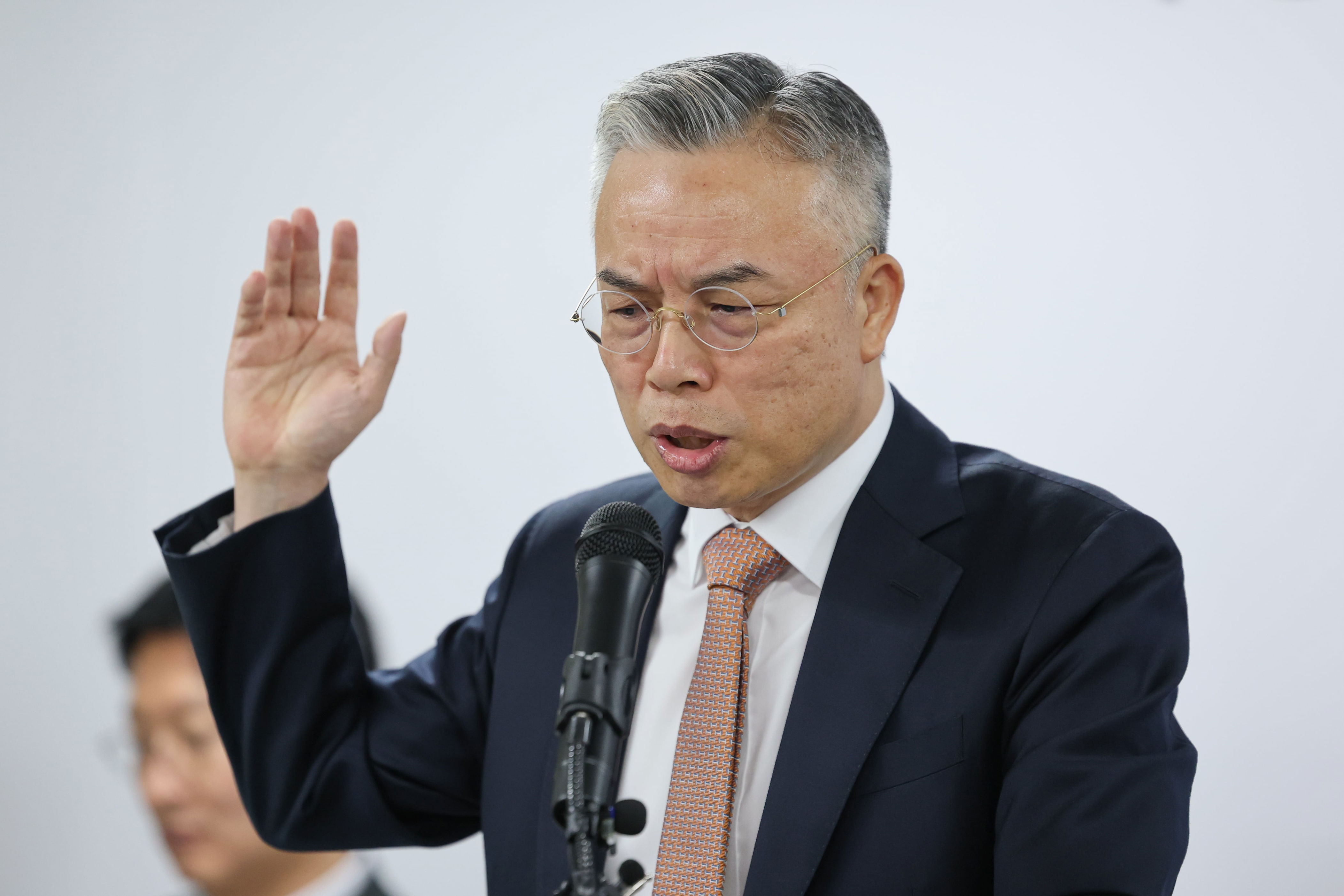 Court reprimands special prosecutor for indictment flaws in Yoon case