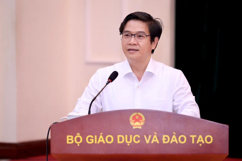 Thông tư 85: Chấm dứt tình trạng chèn giờ liên kết vào giờ chính khóa