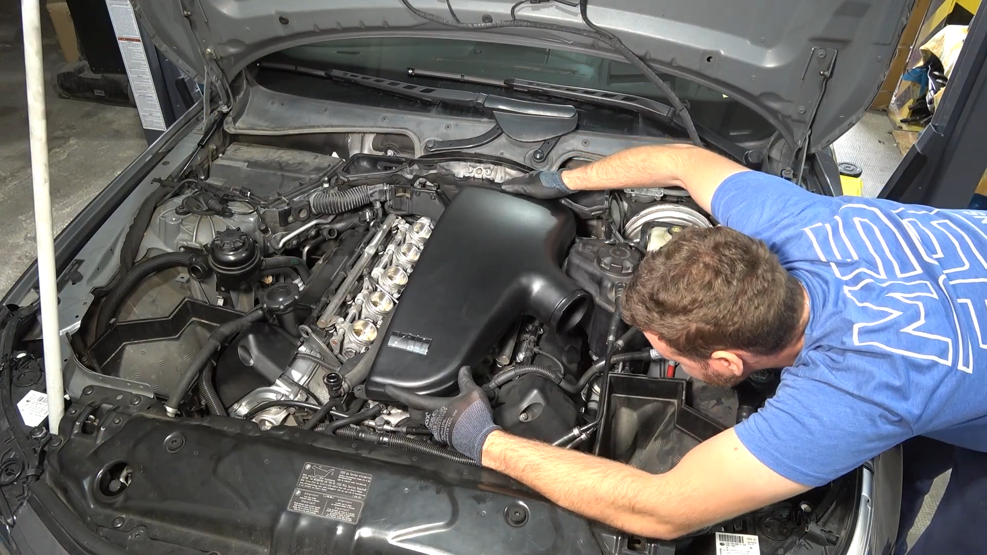 How does carbon intake plenums change BMW E60 M5 sound?