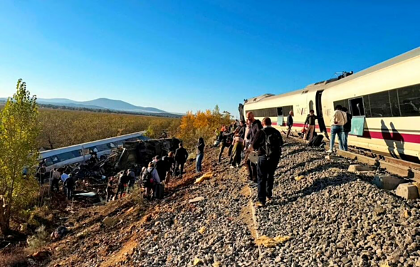 Rescue efforts underway as at least 46 dead in horror train crash