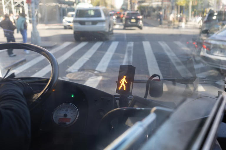 Crash-detecting system rolling out on more city buses navigating ...