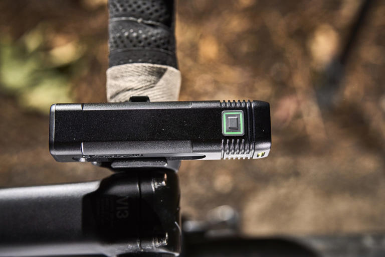 Knog Blinder Pro 700 & Plus rear light set review: one of these lights ...