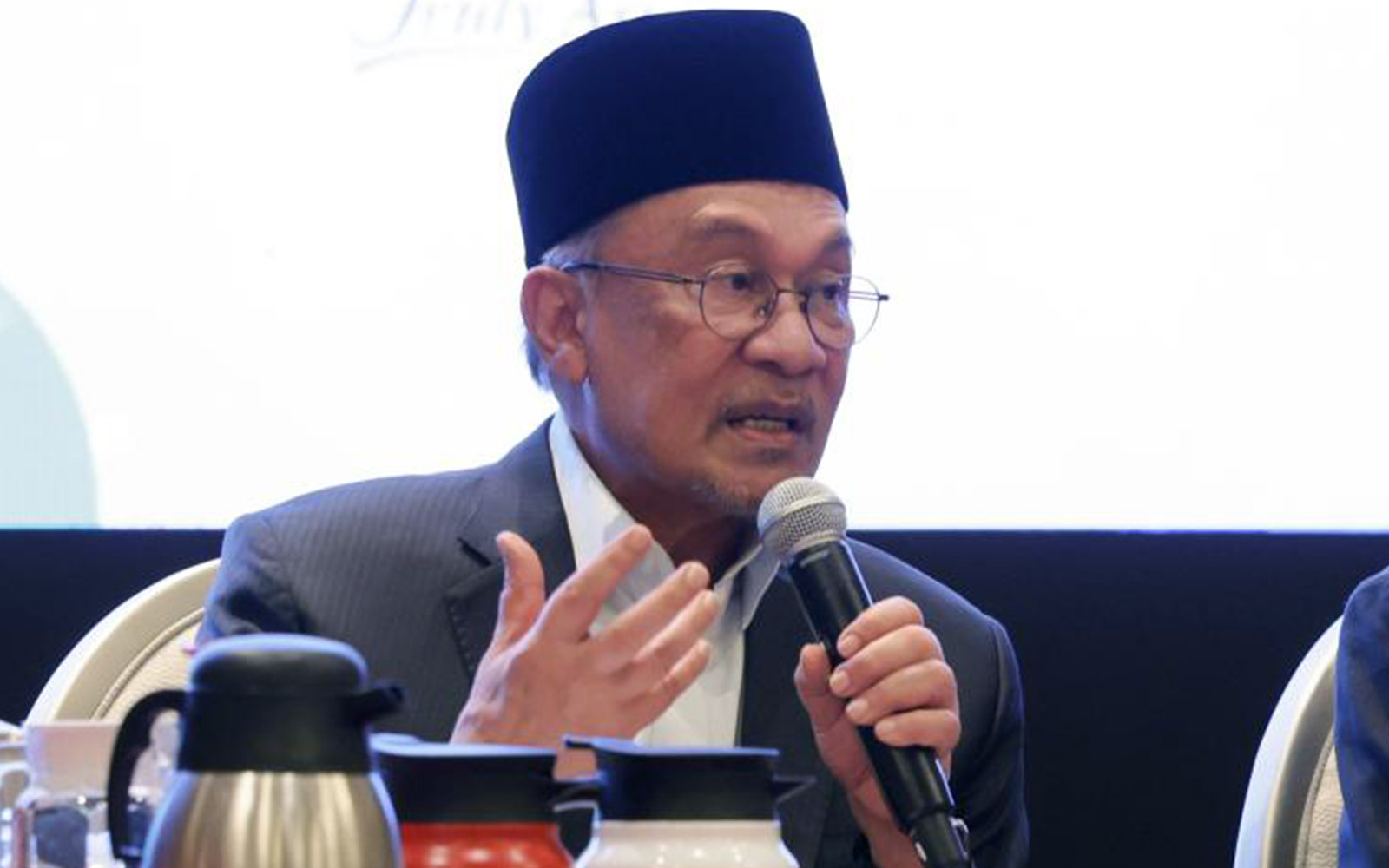 Anwar hits out at tendency to label others 'munafik'