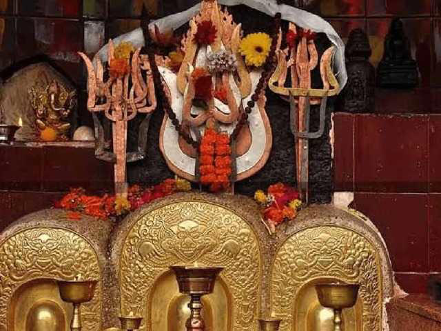 Inside Darjeeling's Mahakal Temple where Vedic chants and Buddhist ...