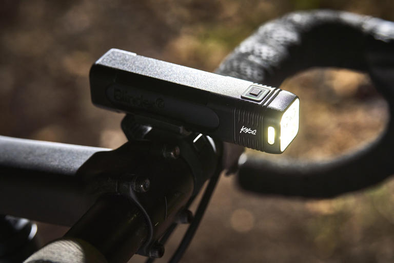 Knog Blinder Pro 700 & Plus rear light set review: one of these lights ...