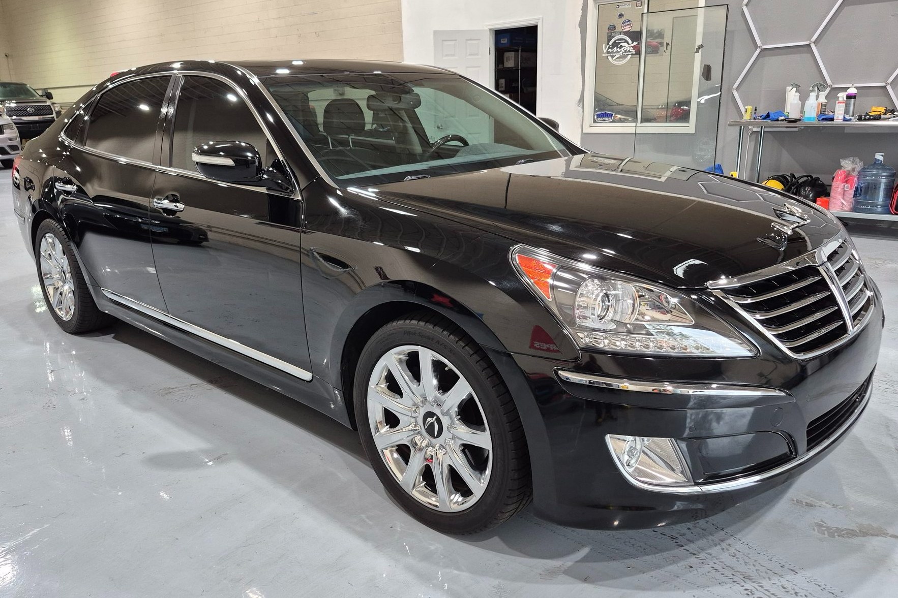 Hyundai once built a $58,000 luxury flagship. A 49K-mile Equus is now ...