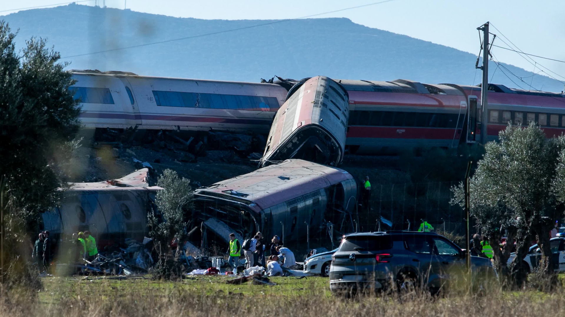 At least 30 dead and 80 injured in Spain high-speed train crash