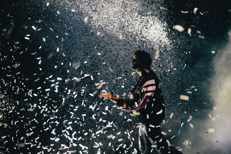 Sam Fender fans slam 'complete joke' as website selling pre-sale ...