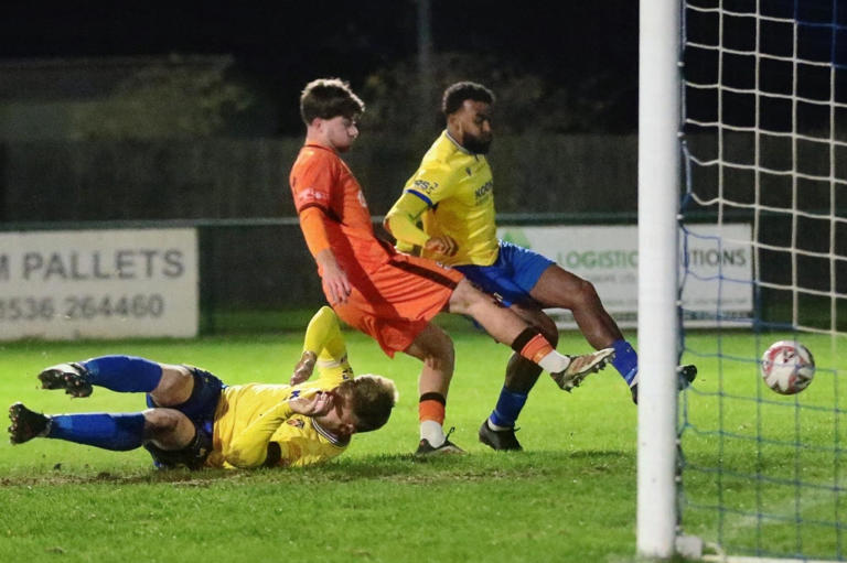 Free-scoring Doughboys batter Boldmere to stay 10 points clear at the top