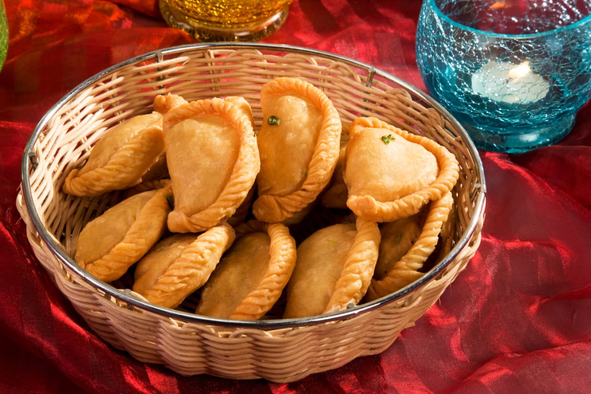 Make Diwali sweeter with Sanjeev Kapoor’s mawa gujiya recipe for a ...