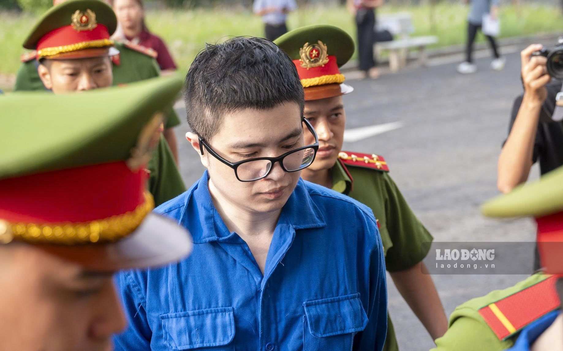 Bị hại vụ Mr Pips khai có 20 người đến nhà dằn mặt, phải ra nước ngoài sống