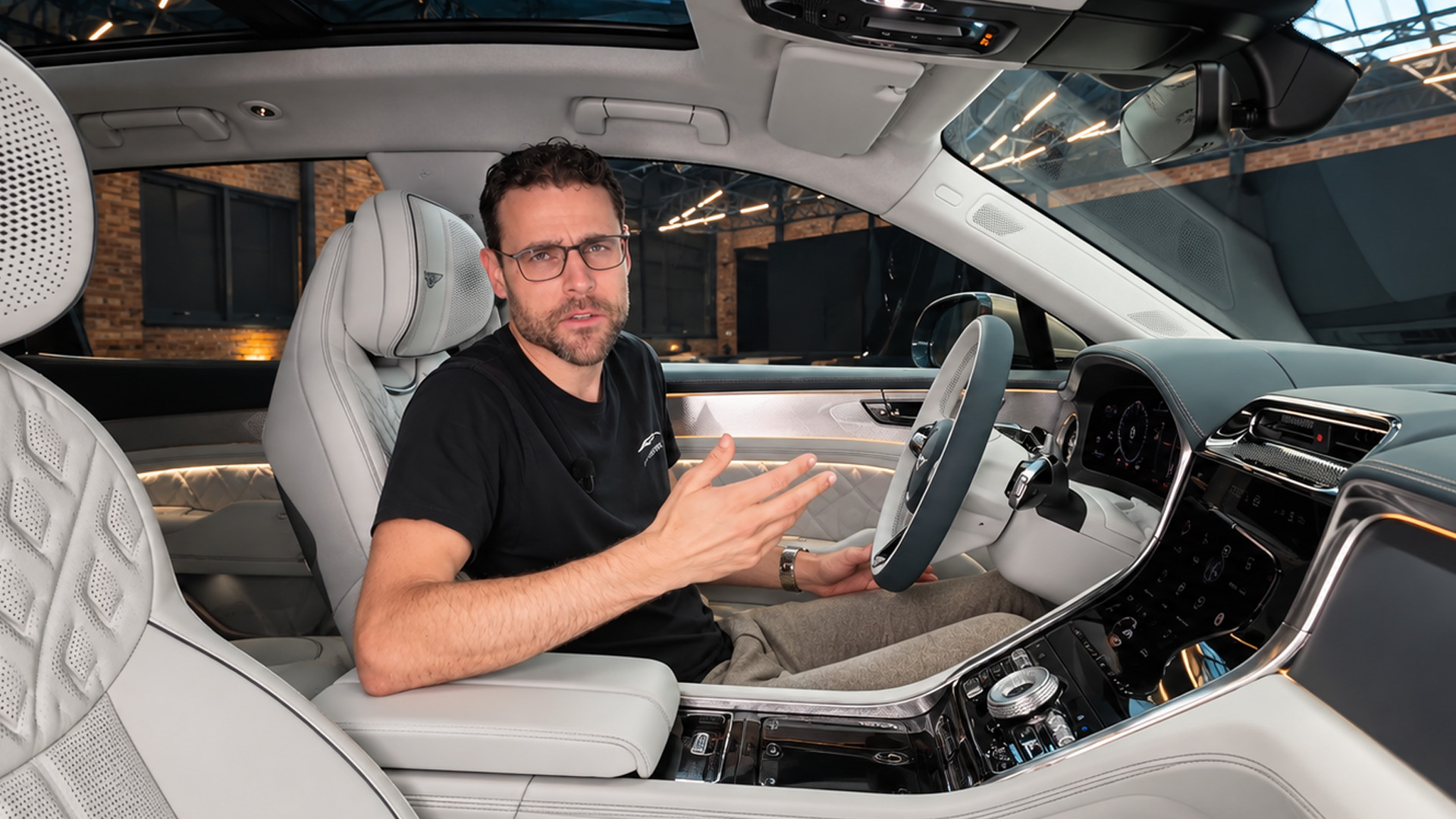Bentley Torcal features a cabin design dominated by white and gray tones