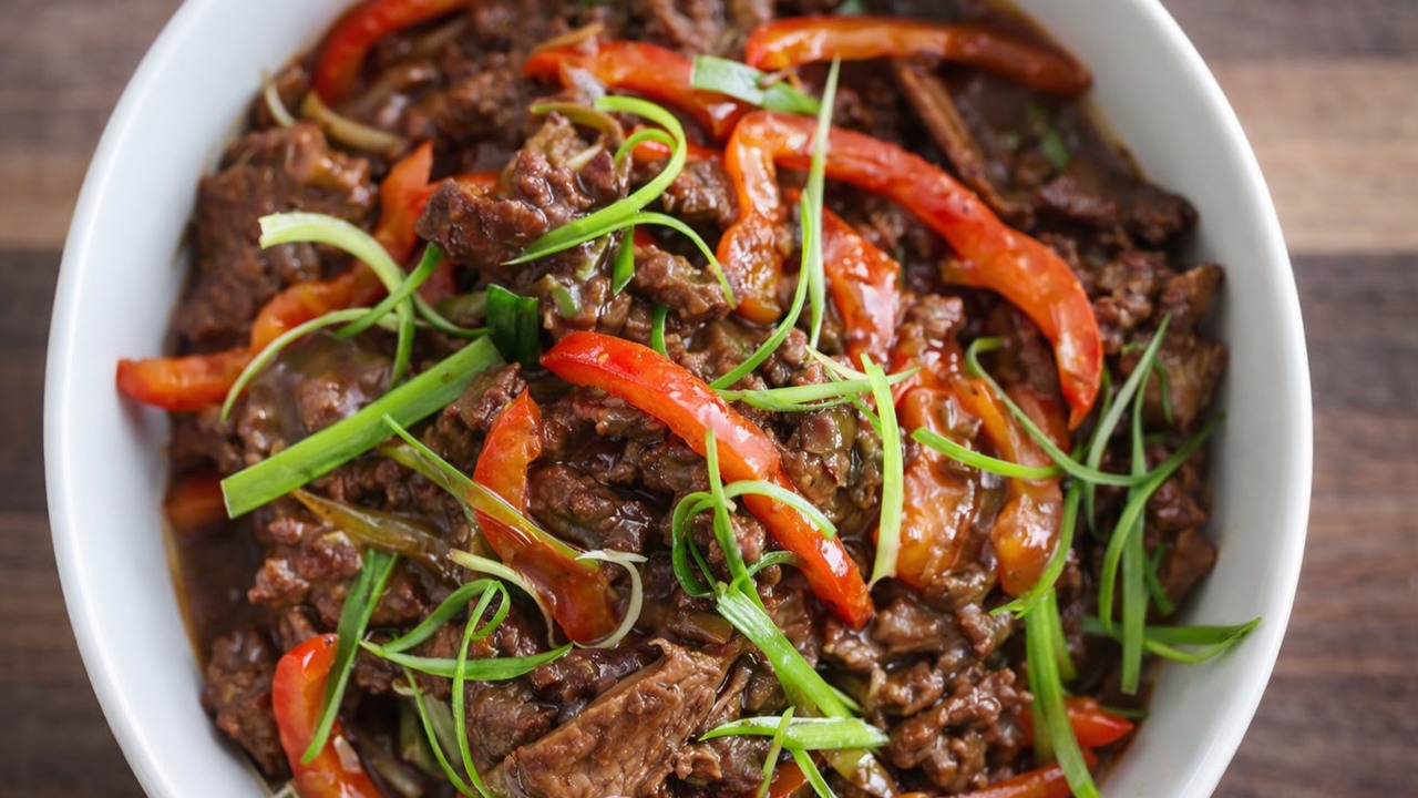 Tender pepper steak with onions - a quick stir-fry dinner