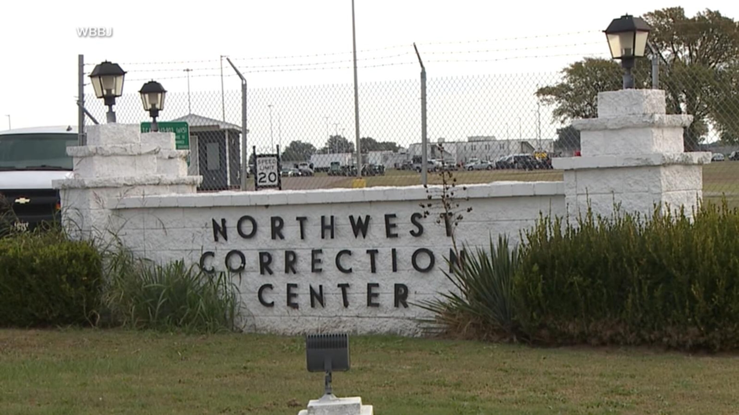 Multistate manhunt for escaped prisoner