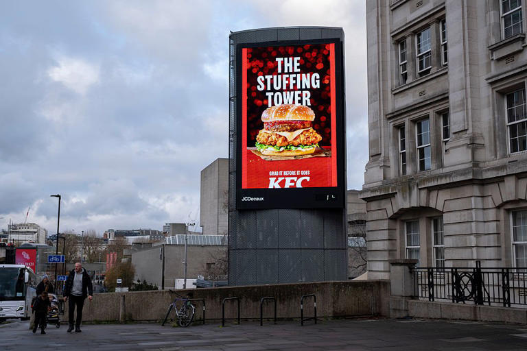 KFC just unveiled its Christmas menu for 2026 — but fans say one thing ...