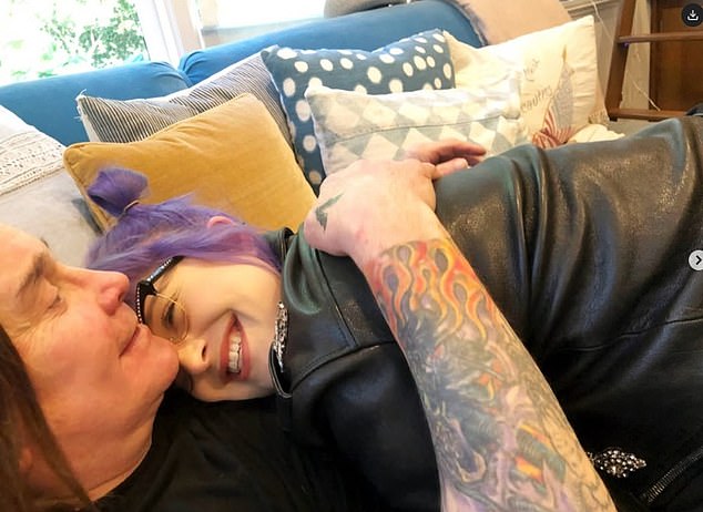 Kelly Osbourne breaks down in tears on her birthday