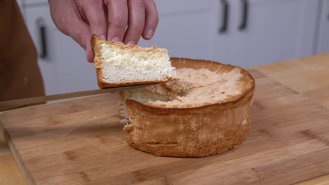 I made a 1920s sponge cake using potato starch instead of regular flour