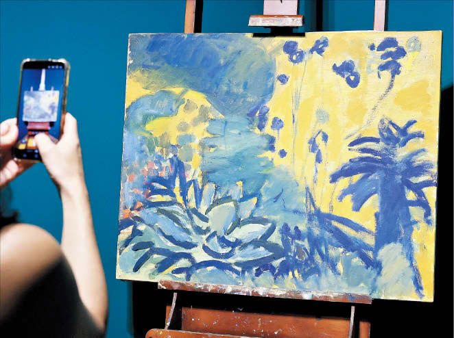Lim Jik-soon's inner light exhibition traces artistic evolution