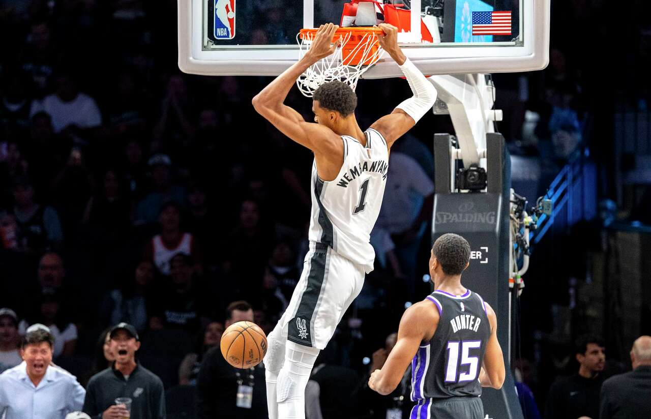 How film work led to Wemby's dunking dominance in Spurs' lopsided win