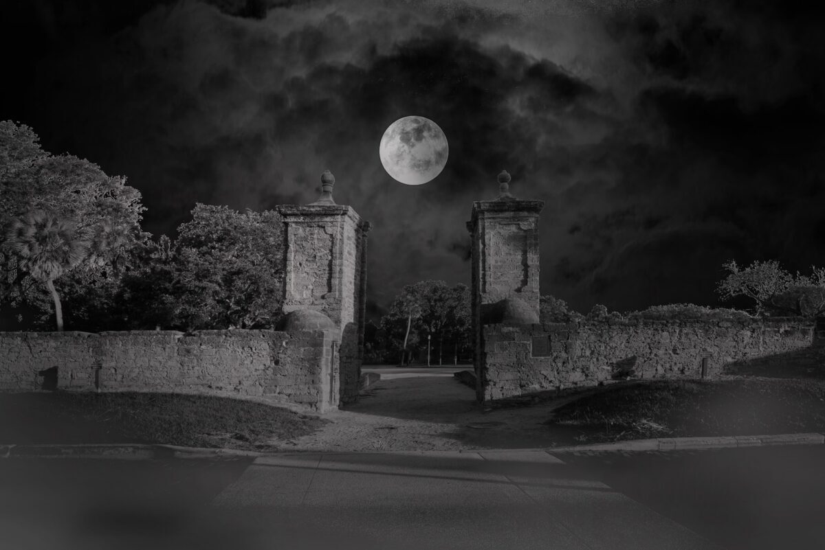 From haunted hotels to eerie swamps, 7 spooky Southern experiences