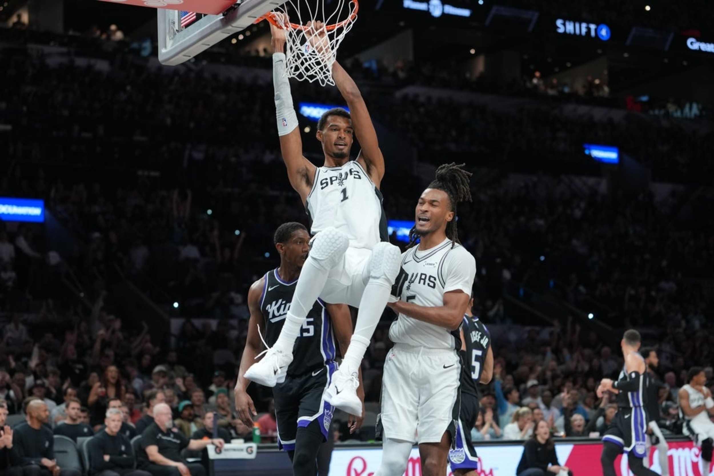 Spurs gaining momentum, ready for Jazz