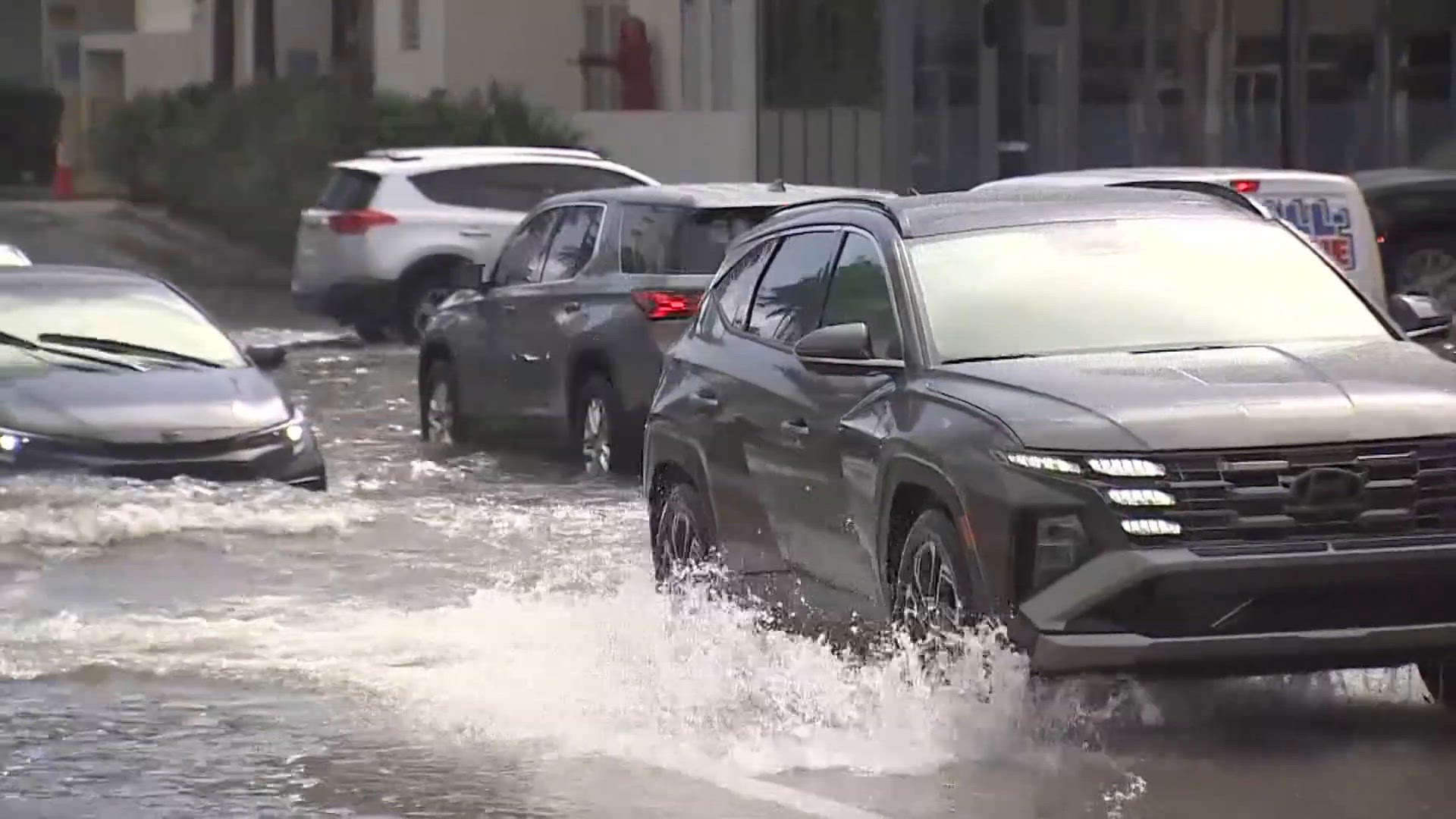 High tides flood South Florida streets
