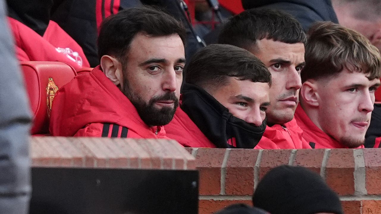 Michael Carrick and Bruno Fernandes hold clear-the-air talks before ...
