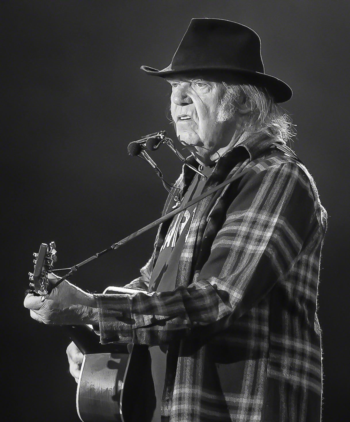 Neil Young sues Trump's committee for $10 million over 'Rockin' in the ...