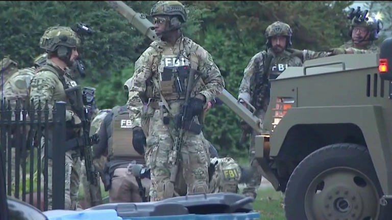 Law enforcement swarms Dixmoor neighborhood; several taken into custody
