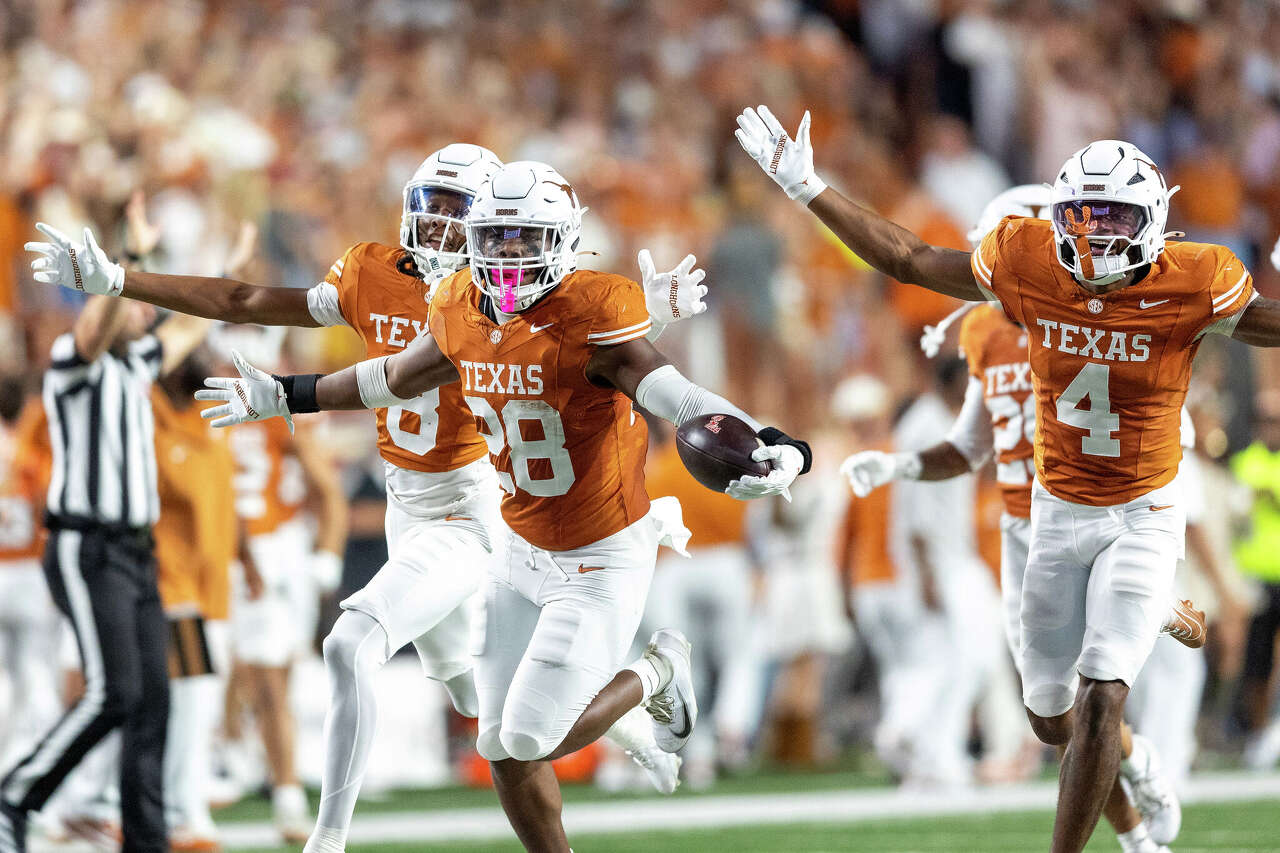 A $500 interception and a running game at Texas, plus Jeff Traylor for Baylor? | Bohls' nine things