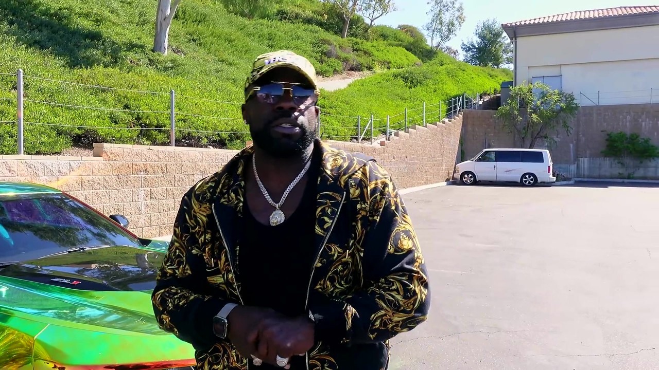 Kali Muscle rides in a Camaro ZL1