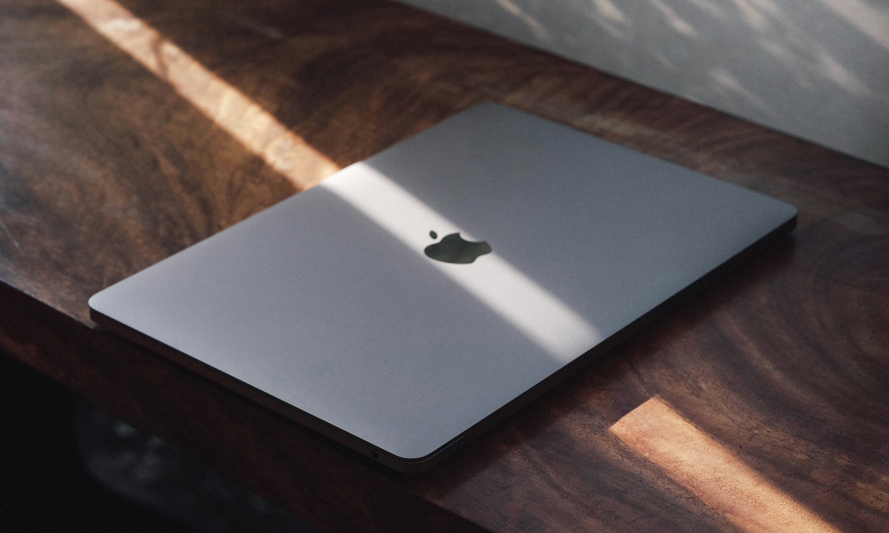 Apple wants touchscreens on Macs, but its MacBook lineup could get weird