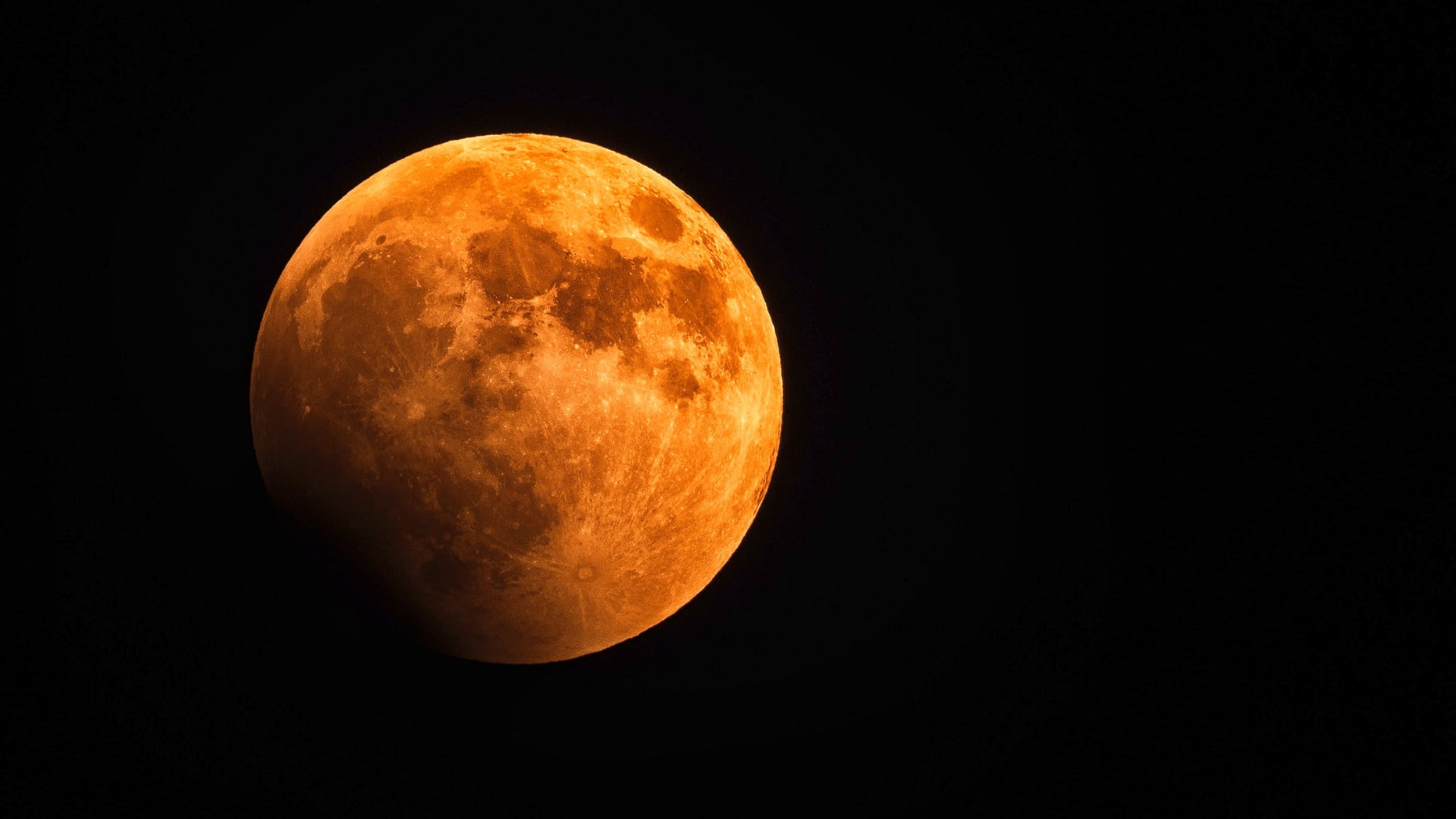 Una investigación científica demostró que la Luna se está achichando ...