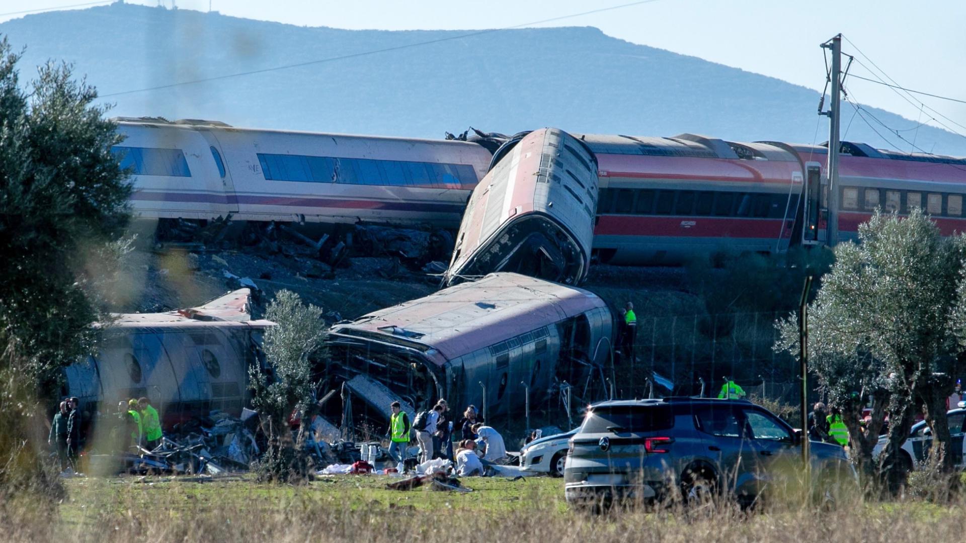 At least 30 killed in crash between 2 trains in Spain
