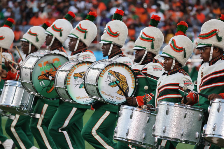 Savannah High marching band to perform in Florida