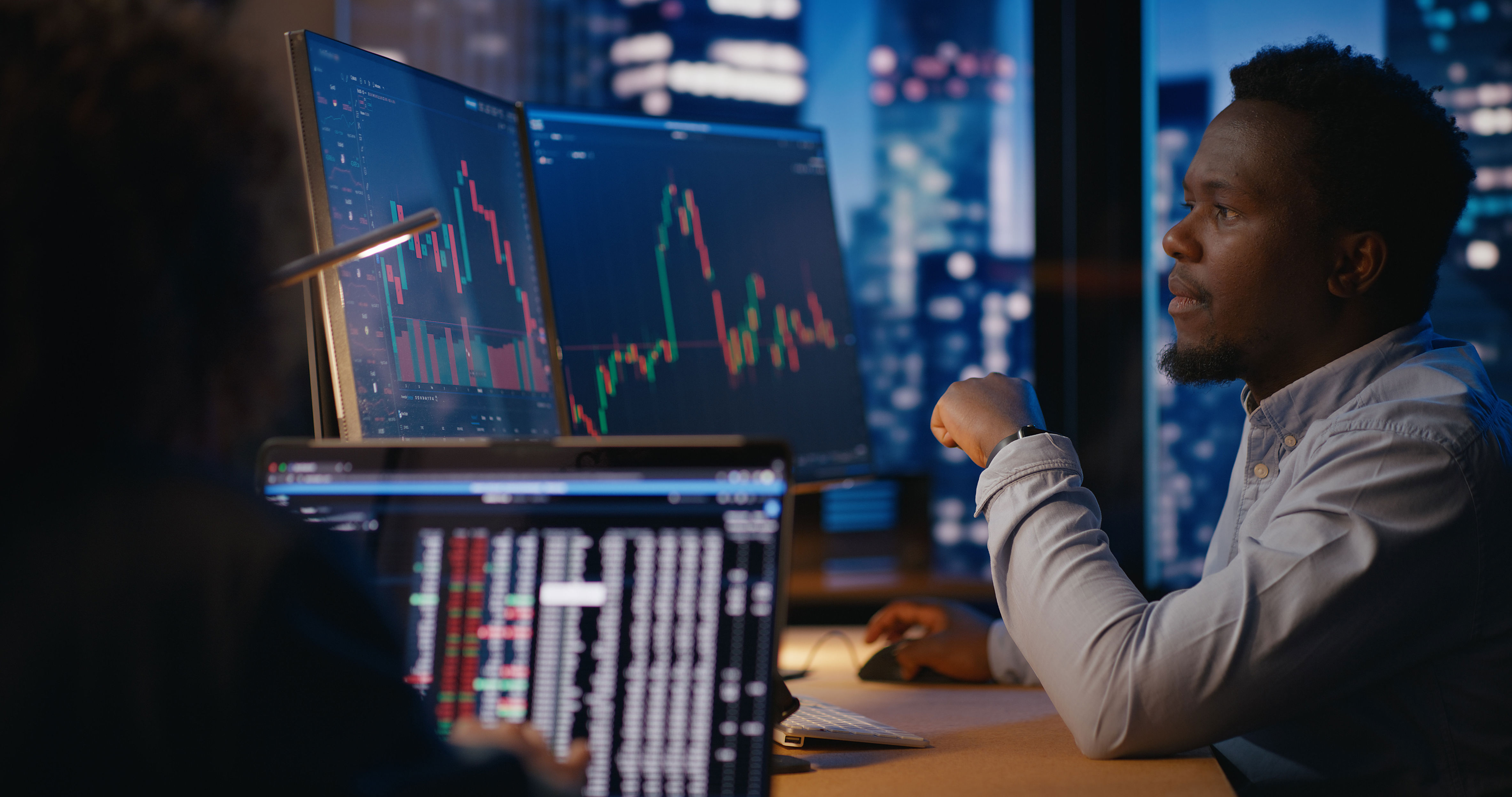 2 fintech stocks to buy while their customer numbers keep climbing